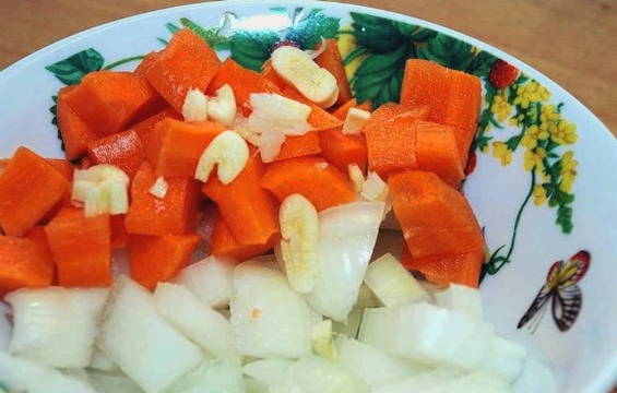 Суп с вермишелью, мясом и картошкой