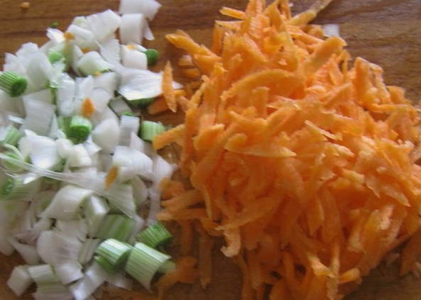 Суп из цветной капусты с курицей и картошкой