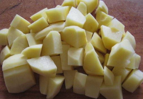 Суп из цветной капусты с курицей и картошкой