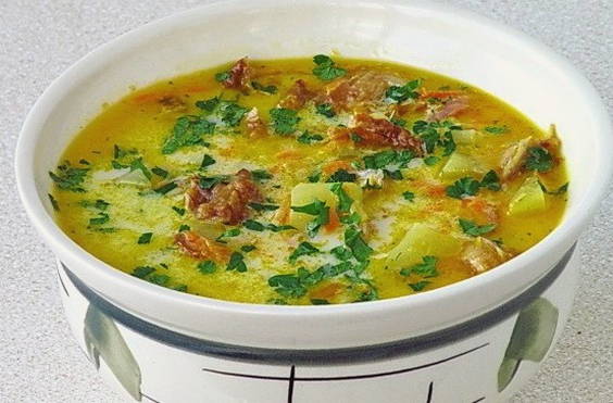 Суп с копченостями и плавленым сыром