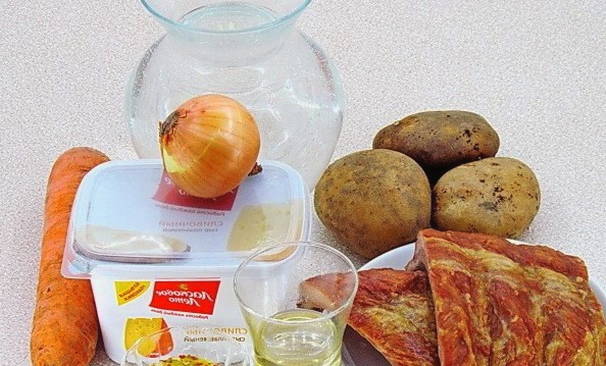 Суп с копченостями и плавленым сыром