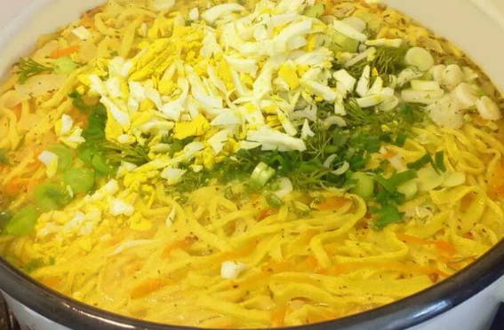 Куриный суп с лапшой и яйцом без картошки