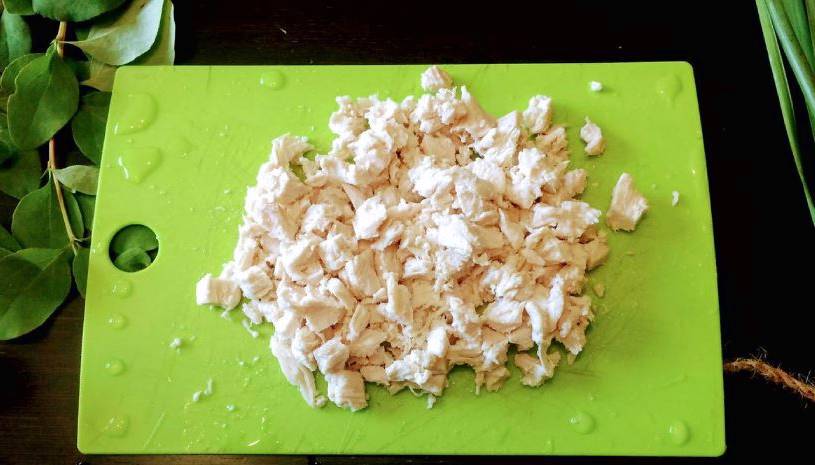 ПП диетический салат с вареной курицей