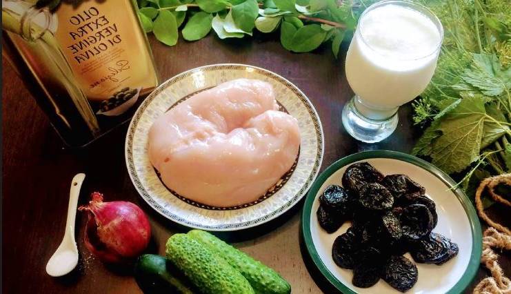 ПП диетический салат с вареной курицей