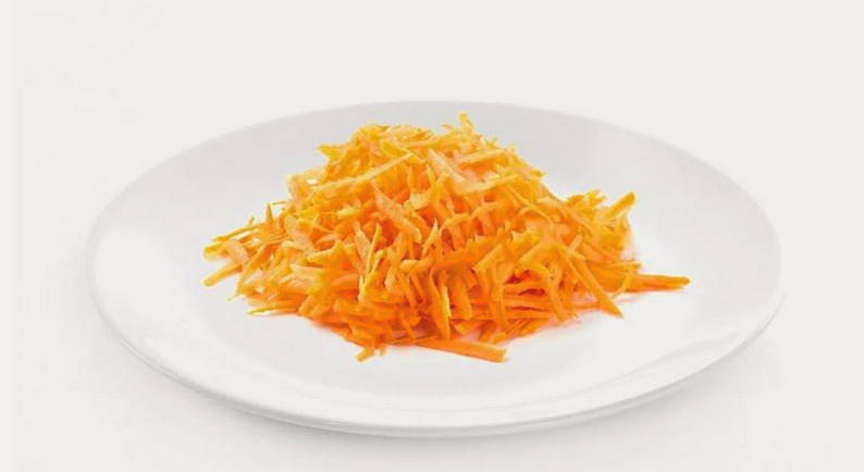 Салат с кальмарами, крабовыми палочками и морской капустой