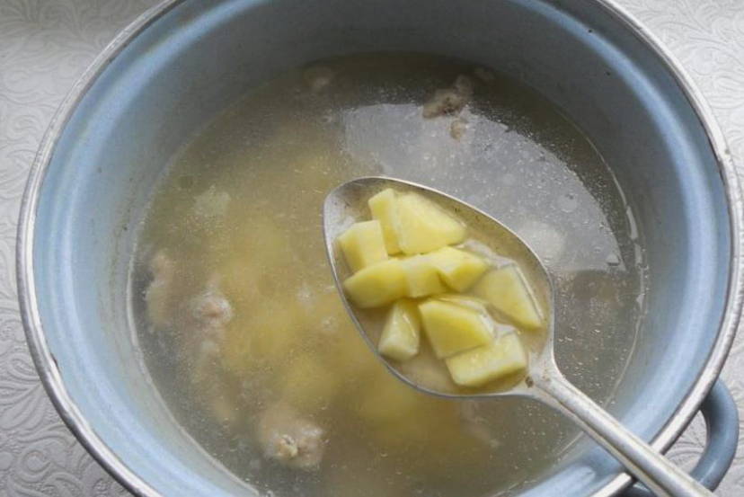Суп с перловкой и свининой