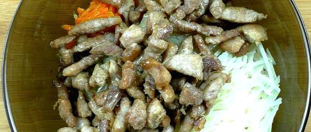 Корейский салат с мясом и овощами