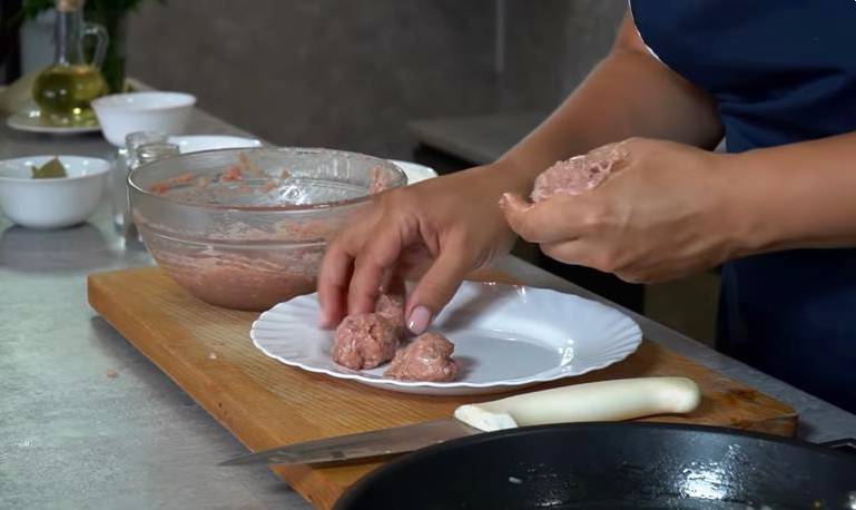 Суп с фрикадельками из индейки и рисом