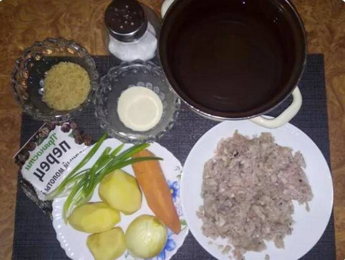 Суп с рыбными фрикадельками и рисом