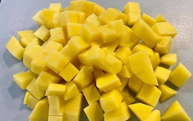 Суп из шампиньонов с картофелем и сыром
