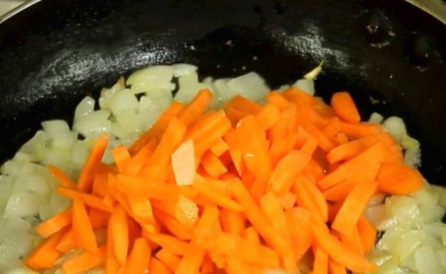 Фасолевый суп с курицей и картошкой