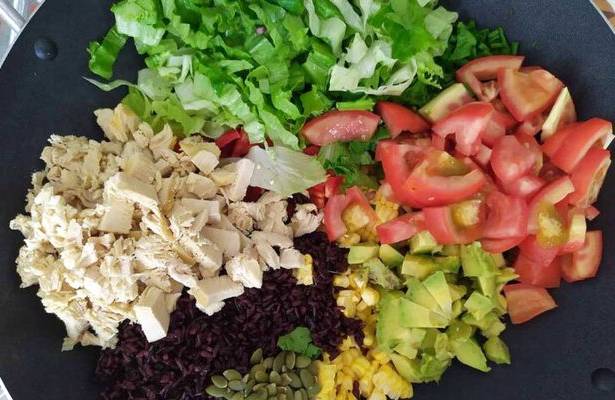 ПП салат с курицей на ужин