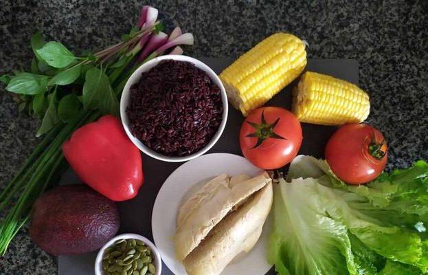 ПП салат с курицей на ужин