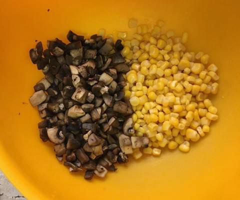 ПП салат с курицей и кукурузой