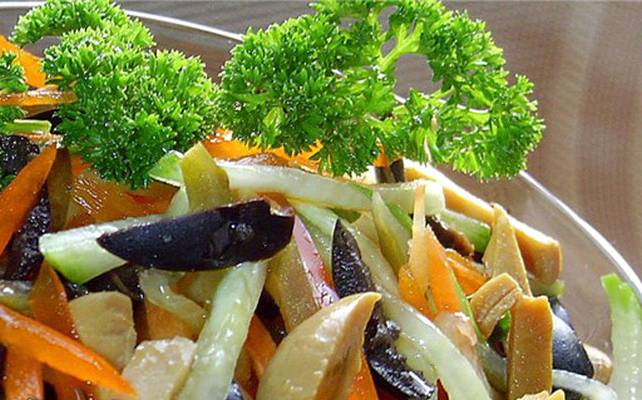 Овощной салат с грибами