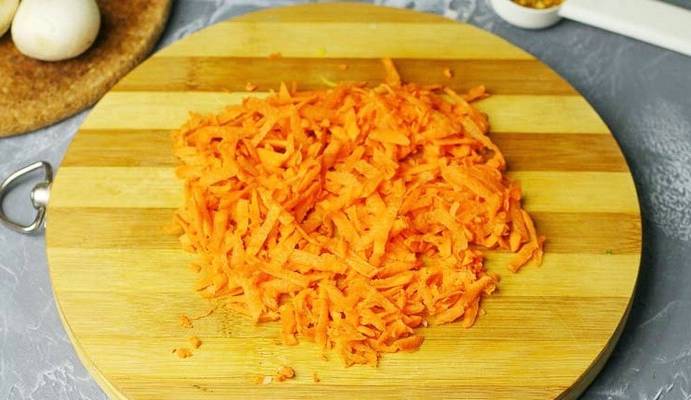 Суп с шампиньонами и плавленым сырком