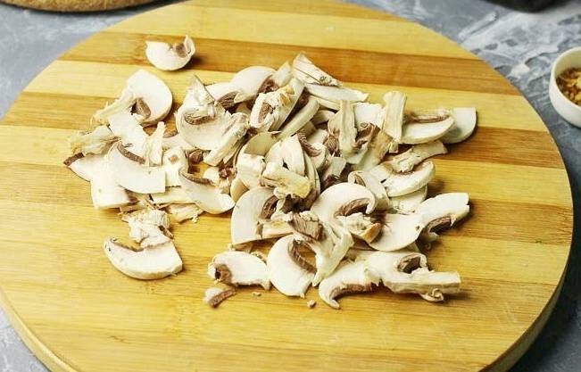 Суп с шампиньонами и плавленым сырком