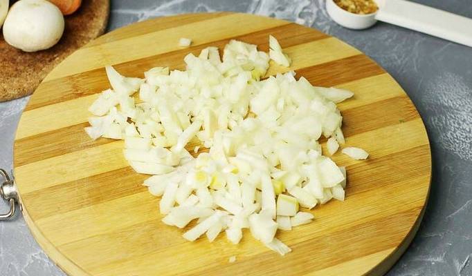 Суп с шампиньонами и плавленым сырком