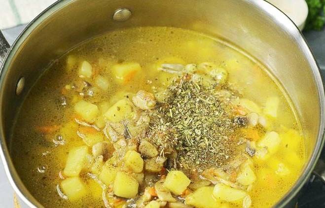 Суп с шампиньонами и плавленым сырком