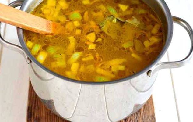 Суп с рожками и картошкой
