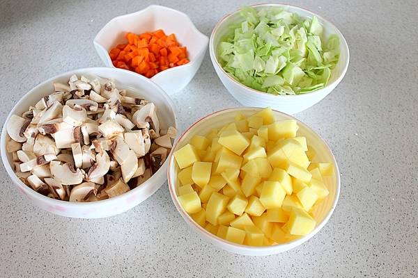 Суп с капустой и картошкой