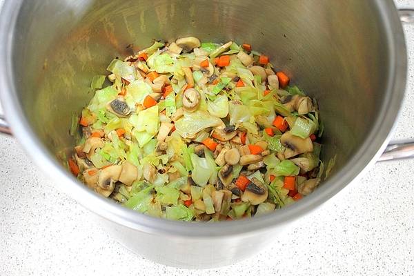 Суп с капустой и картошкой