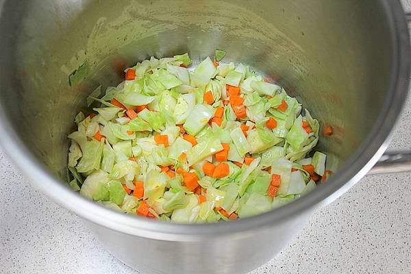Суп с капустой и картошкой