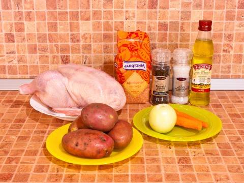 Суп с чечевицей, картофелем и курицей