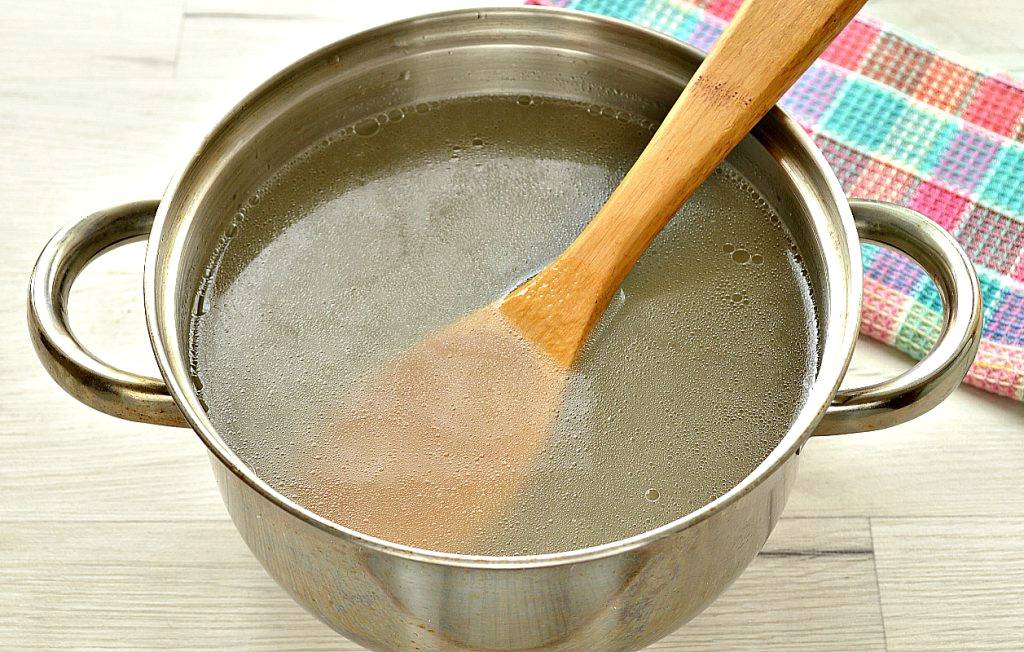 Суп со свининой, рисом и картофелем