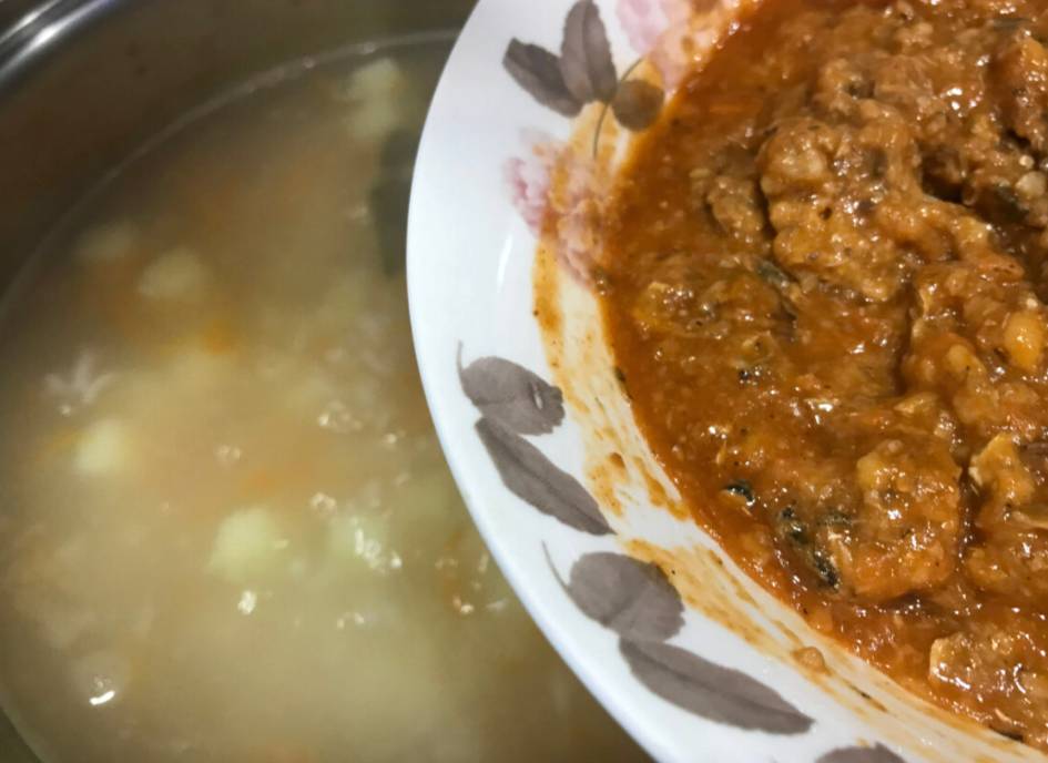 Суп с килькой в томатном соусе с картошкой и рисом