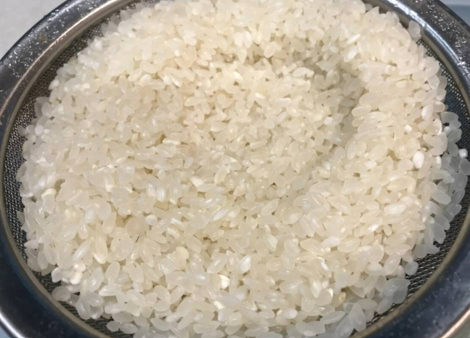 Суп с килькой в томатном соусе с картошкой и рисом