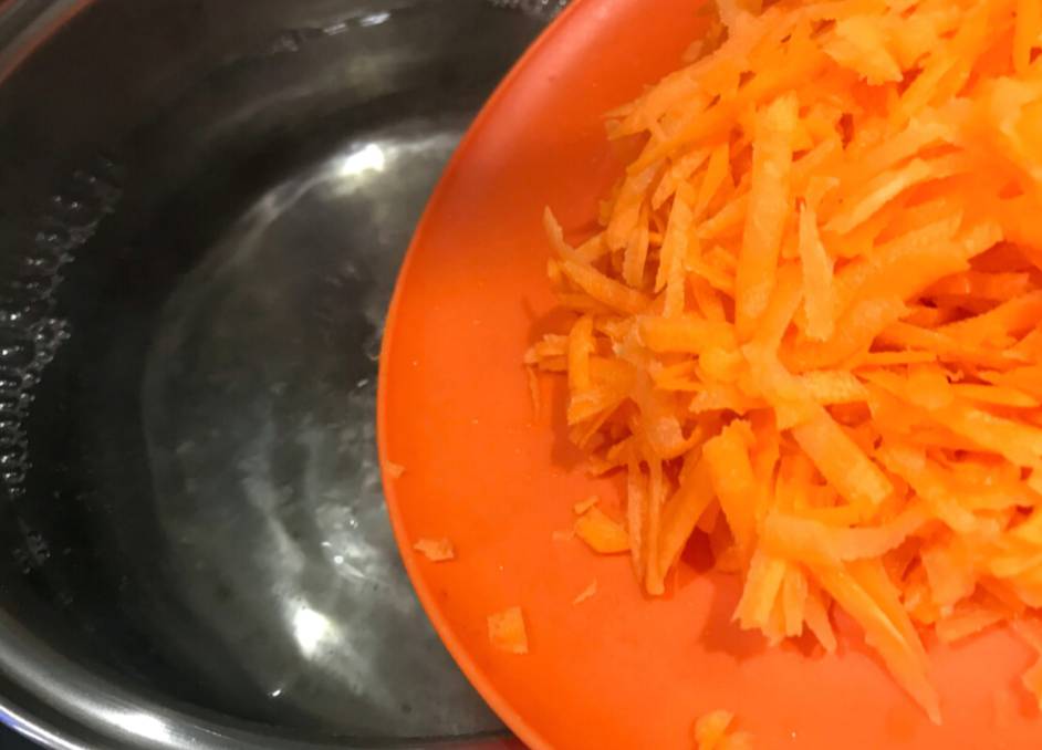 Суп с килькой в томатном соусе с картошкой и рисом