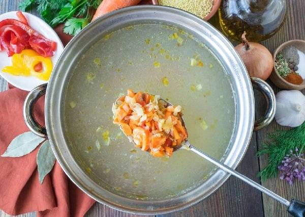 Пшенный суп с курицей и картошкой