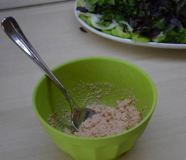 Овощной салат с кинзой