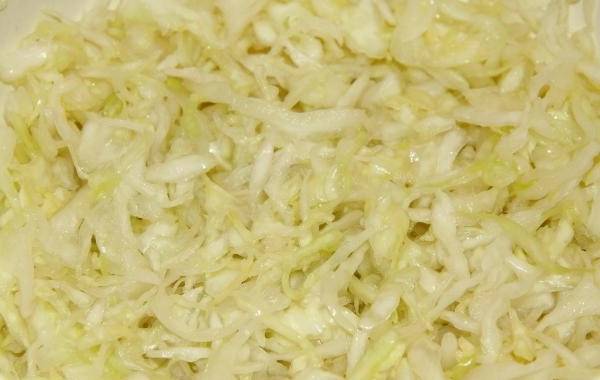 Овощной салат с капустой и овощами