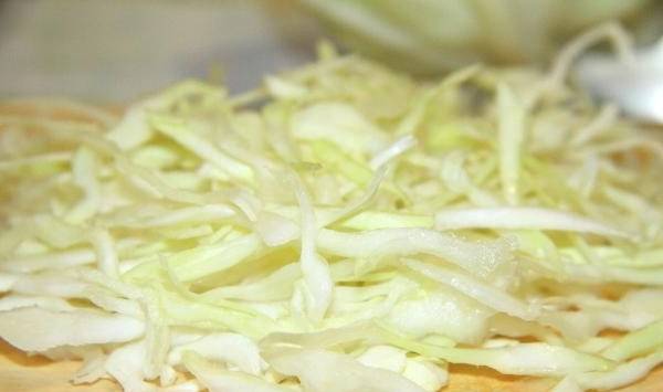 Овощной салат с капустой и овощами
