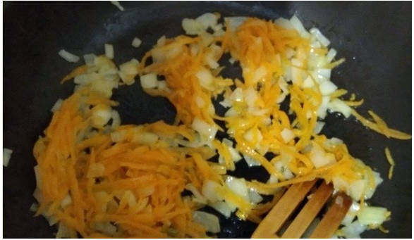 Суп с куриными фрикадельками и клецками