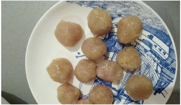 Суп с куриными фрикадельками и клецками