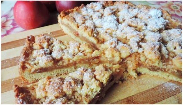 Песочный пирог с яблоками и корицей