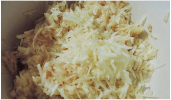 Песочный пирог с яблоками и корицей