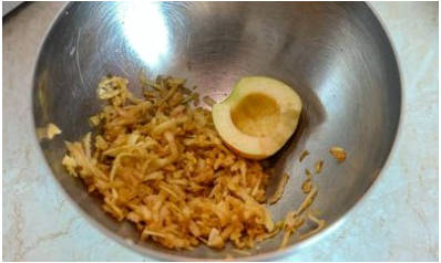 Вафли с яблоками в вафельнице