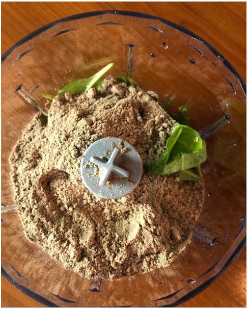 Вафли из льняной муки в вафельнице