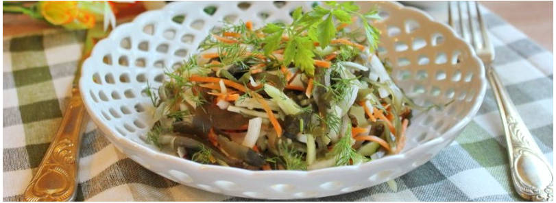 Витаминный салат с морской капустой