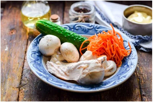 Салат «Восторг» с курицей
