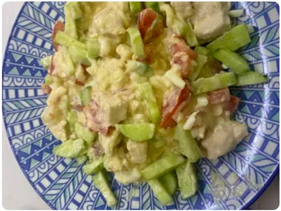 Горячий салат с куриной грудкой