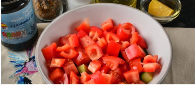 Классический греческий салат с фетаксой