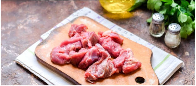 Горячий салат с говядиной и стручковой фасолью