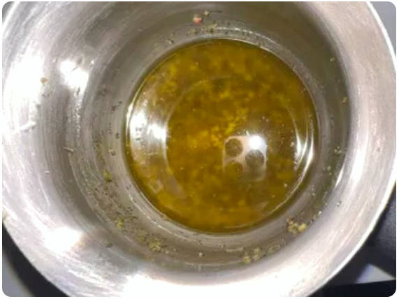 Греческий салат с соусом песто