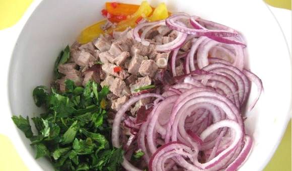 Грузинский салат с мясом