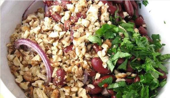 Грузинский салат с мясом